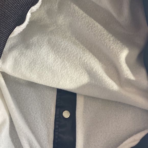 Vtg 80’s Auburn Sportswear Large Black & White Unisex Satin BomberJacket W/ Logo - Picture 9 of 9